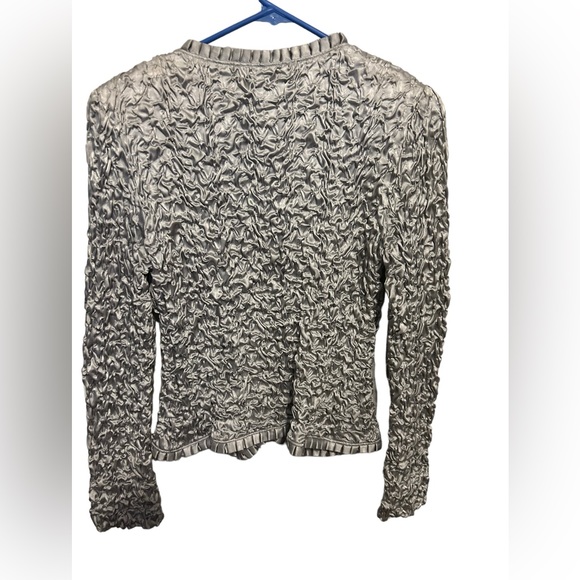 Joseph Ribkoff CRINKLE SILVER
SATIN V-Neck RUFFLE DETAIL Zip
Up BLAZER size 10 - Picture 3 of 8